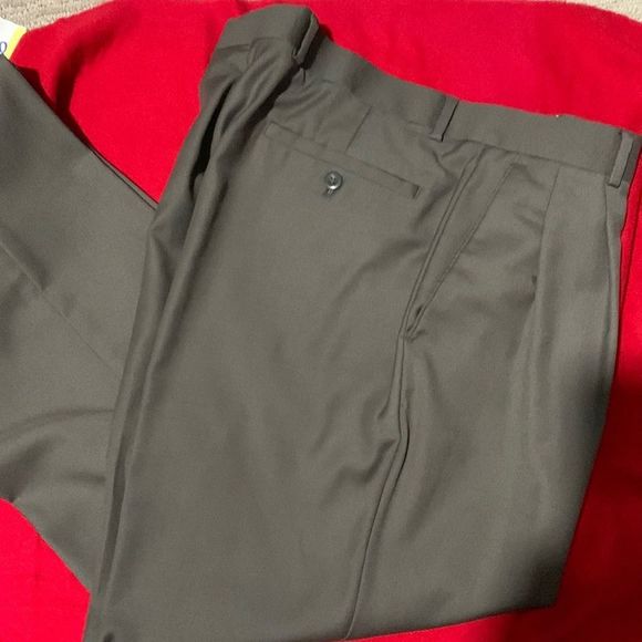 Men’s Louis Raphael Cuffed Dress Pants - Picture 2 of 8